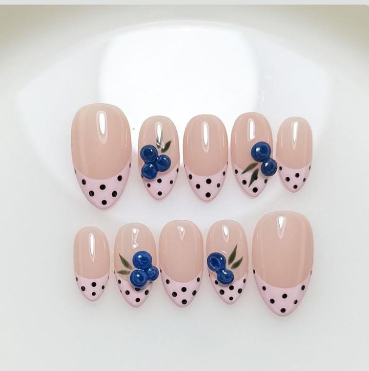 Blue berry set (Spring Nails Inspo Only ,can be recreated)